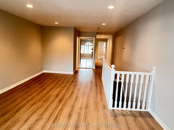 2nd image of 3221A Yonge St