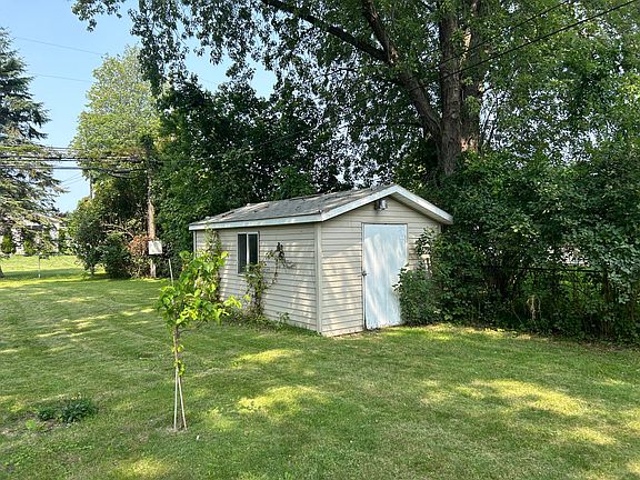 4th image of 180 N Lawn St