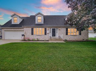 36 Beverly Blvd, Hobart, IN 46342