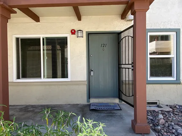 Villas de Laura Apts, 2330 Paseo De Laura #121, Oceanside, CA 92056