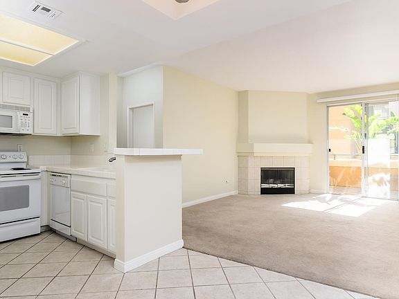 4th image of 2250 Camino De La Reina #6104
