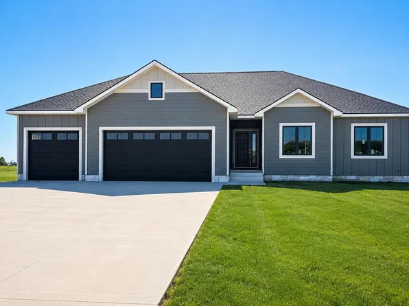 6676 Elk Pl, Columbus, NE 68601