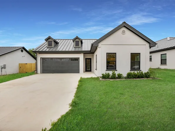 407 N Dallas St, Rice, TX 75155