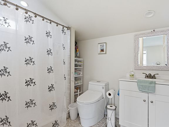 5th image of 21913 N Meadowview Dr #2