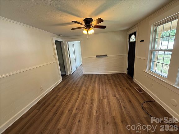 5th image of 276 Kathy St