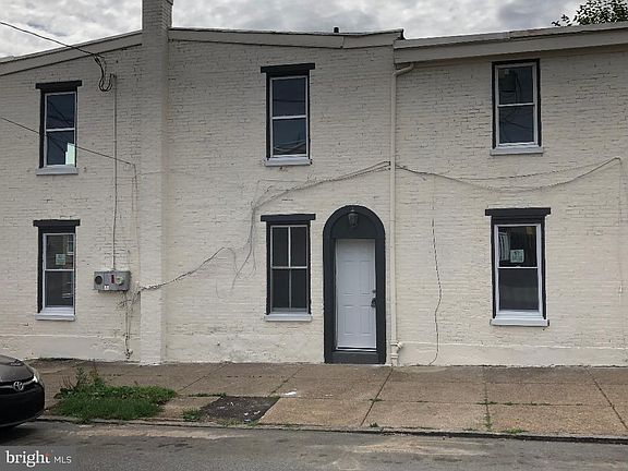 2nd image of 1128 Read St