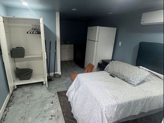 5th image of 657 Basswood St