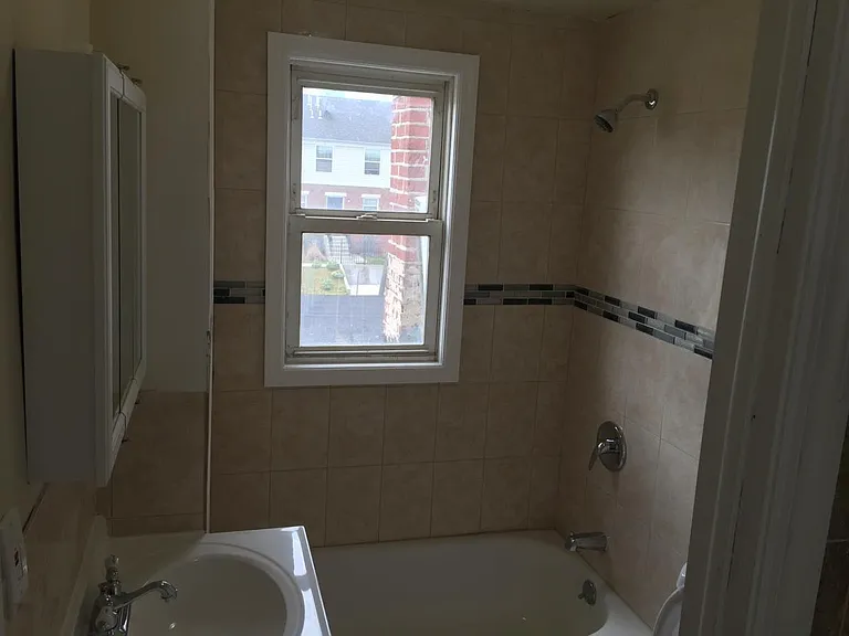 279 Jelliff Ave #3 — Photo 4