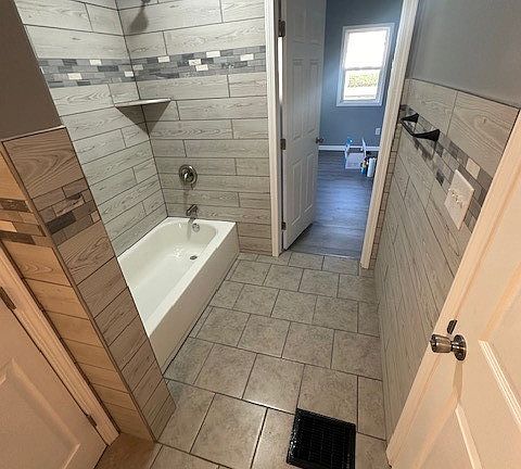 3rd image of 812 9th Ave