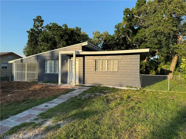 2915 Grand Ave, Fort Myers, FL 33901