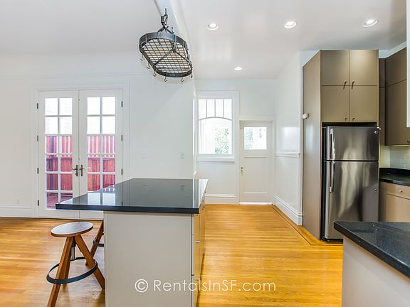 5th image of 1022 Florida St