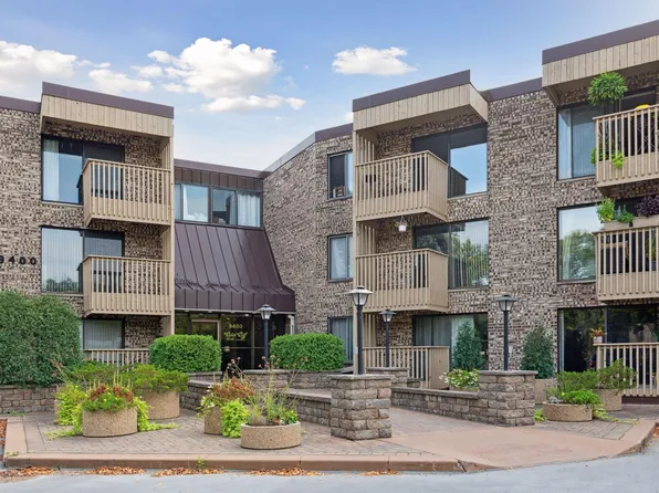 9400 Old Cedar Ave S APT 126, Bloomington, MN 55425