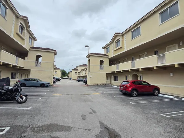 7989 NW 8th St APT 108D, Miami, FL 33126