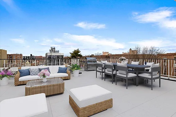 Sold by Nest Seekers International | media 6
