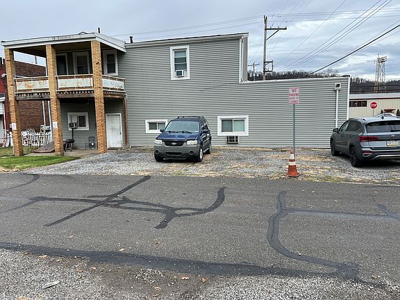 3rd image of 5003 Grand Ave APT 1