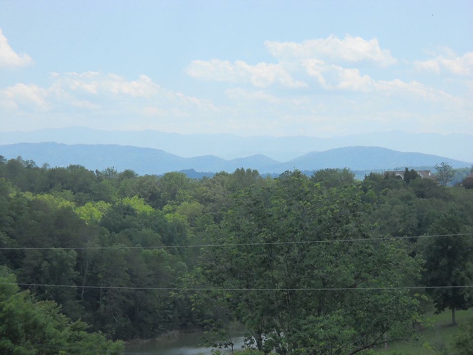 1st image of Mountain Lake Dr #33