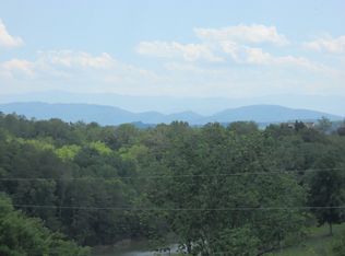 Mountain Lake Dr #33, Dandridge, TN 37725