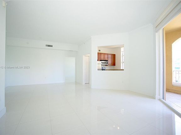 4th image of 3001 NE 185th St APT 411