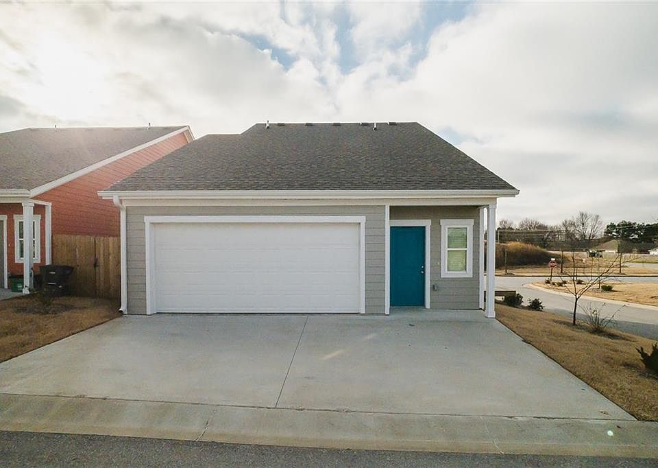 2nd image of 1636 N Golf Club Dr