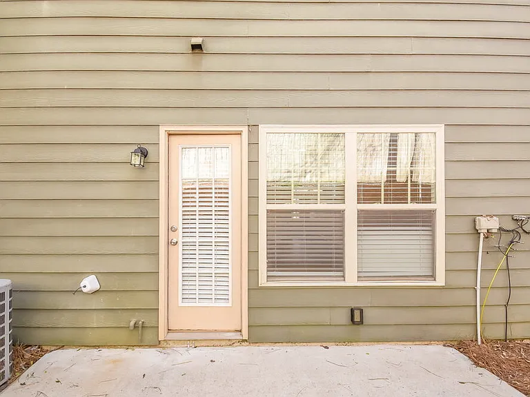 121 Townview Dr — Photo 17