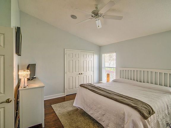4th image of 15 Pine Harbor Dr
