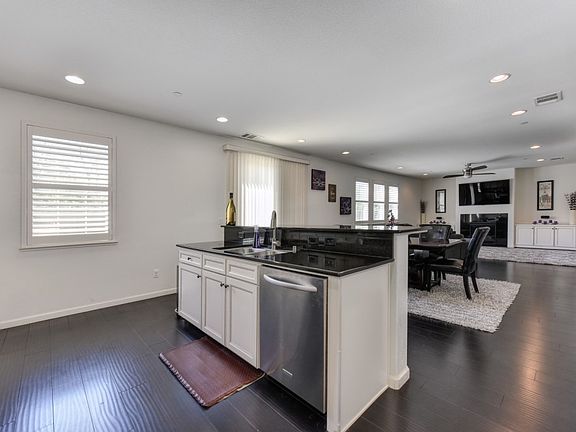 5th image of 874 Heartwood St