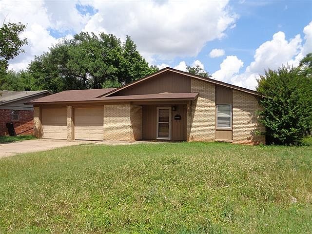 1st image of 1917 Rosewood Dr