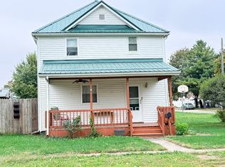 427 W Maple St, Hoopeston, IL 60942