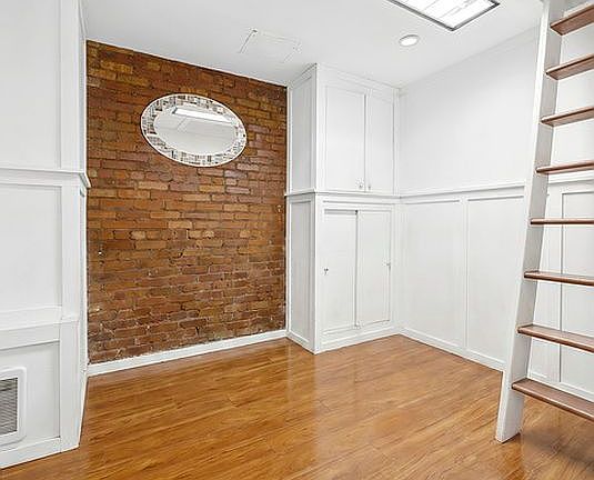 5th image of 181 Hudson St APT 1A