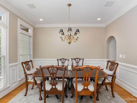 3rd image of 5535 Sunstar Ct