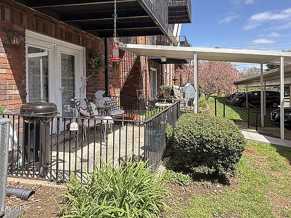 3rd image of 1617 Woodrow Dr APT 504