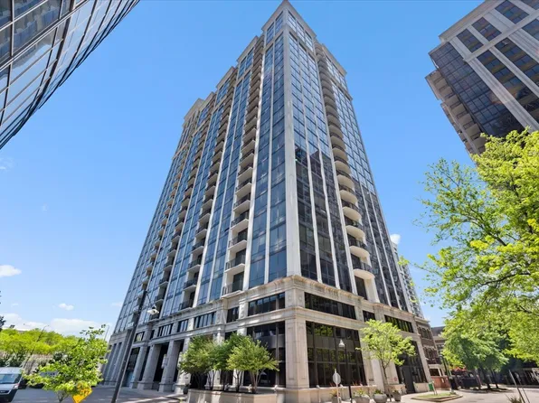 233 E 13th St APT 508, Chicago, IL 60605