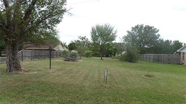 1st image of 410 Altom Ln