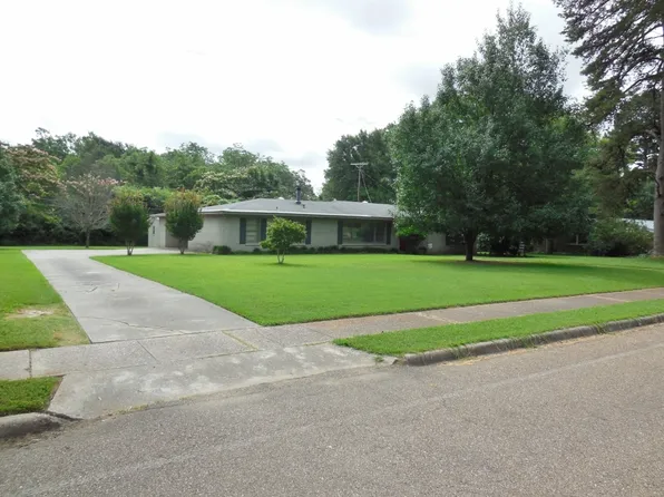 709 6th St NW, Springhill, LA 71075