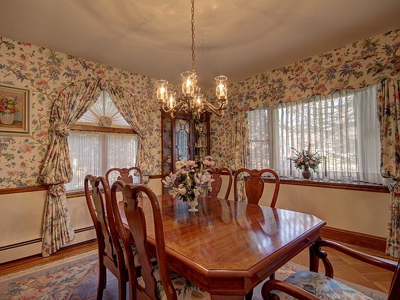 5th image of 34 Whitehall Blvd