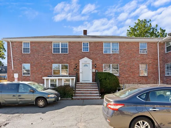 623 Cummins Hwy APT E, Hyde Park, MA 02136