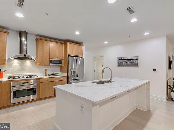 5th image of 66 Franklin St Unit 214