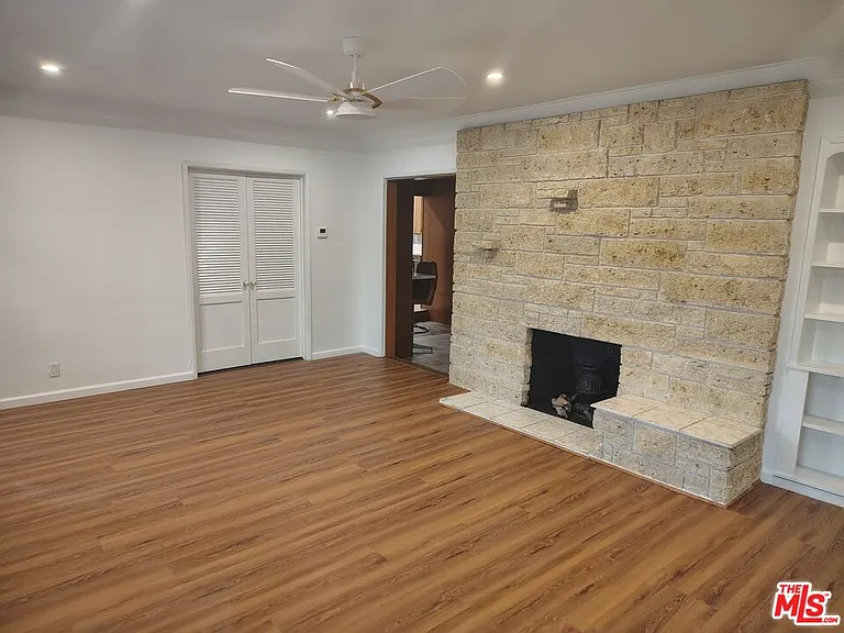 5446 Angeles Vista Blvd — Photo 3