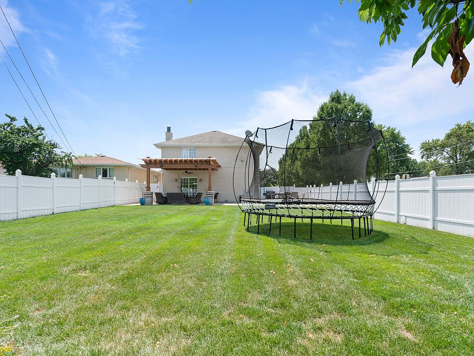 2nd image of 6762 W 89th Pl
