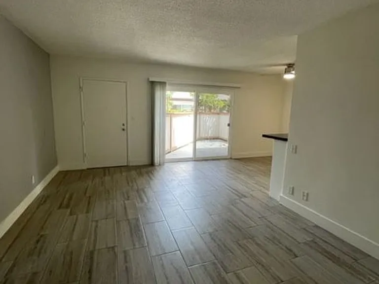 2616 Greenmeadow Rd — Photo 3