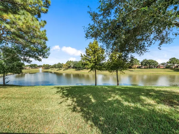 12515 Stoney Creek Dr, Pearland, TX 77584