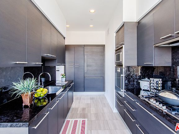 2nd image of 900 W Olympic Blvd Unit 33