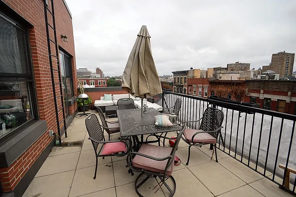 Rented by Universal Realty Group | media 15