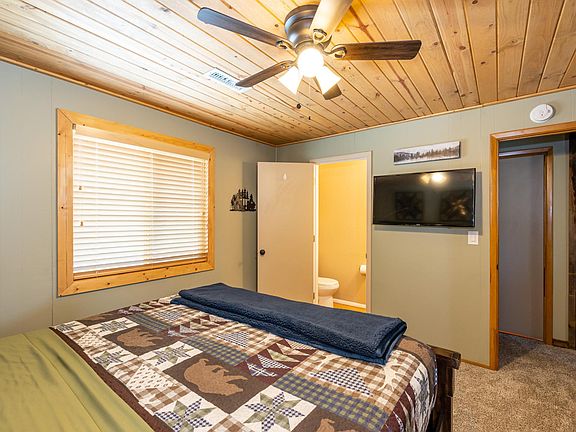 3rd image of 105 Hunter Pl