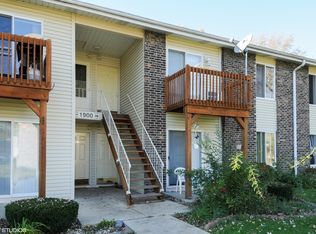 1900 Light Rd APT 210, Oswego, IL