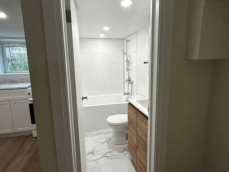 659 Vaughan Rd #3 — Photo 13