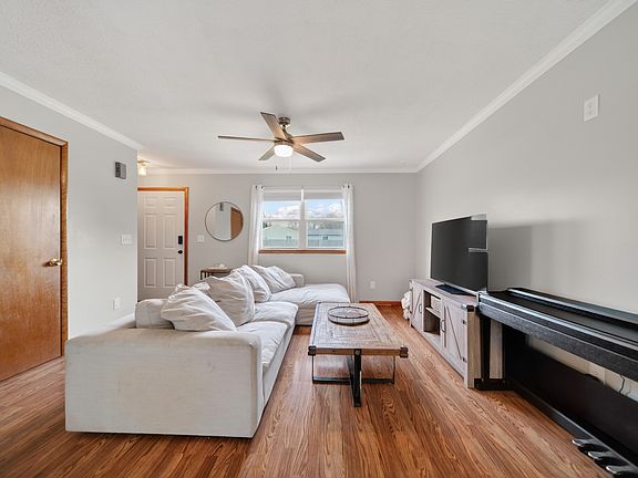 2nd image of 9921 Holly Dr