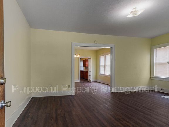 3rd image of 728 NE 15th St