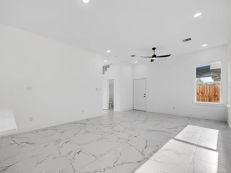 9334 Waller St — Photo 9