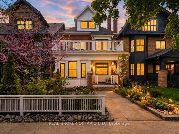 20 Brookmount Rd, Toronto, ON M4L 3N1